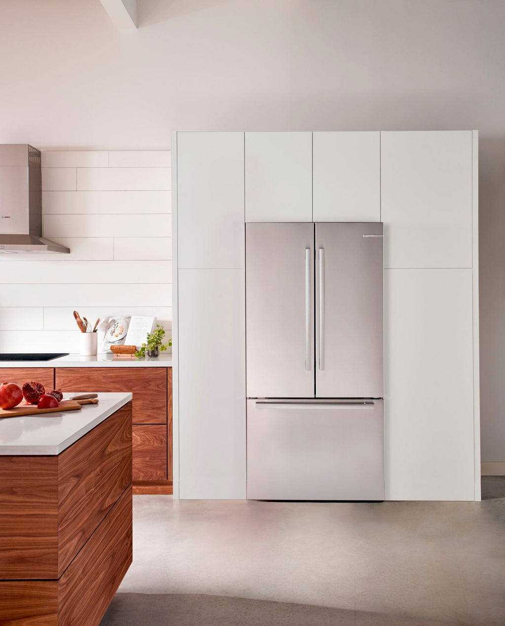 Bosch - 800 Series 21 Cu. Ft. French Door Counter-Depth Smart Refrigerator - Stainless steel