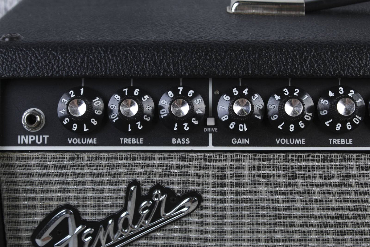 Fender Deluxe VM Vintage Modified 2-Channel 40-Watt 1x12x22 Guitar Combo