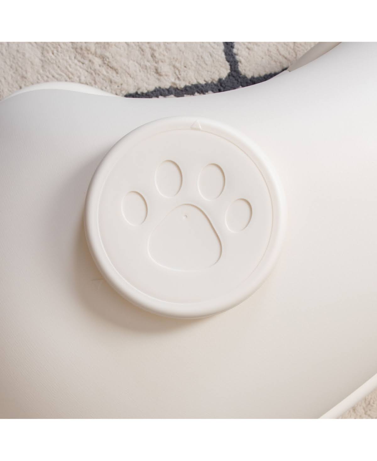 Iris Large Igloo Shaped Dog House, white/almond