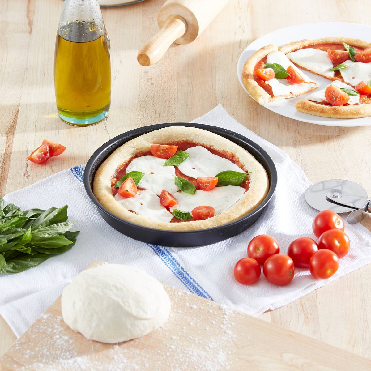 Dash 14x22 Family Size Rapid Skillet, Red